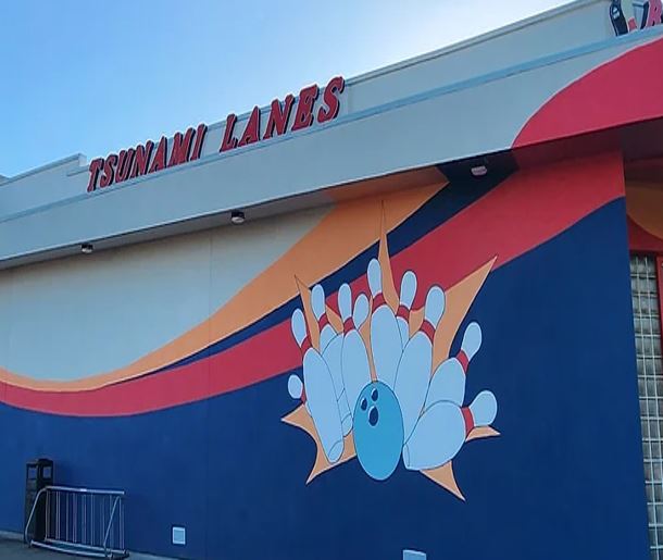 BUSINESS SPOTLIGHT: TSUNAMI LANES & Family Entertainment Center